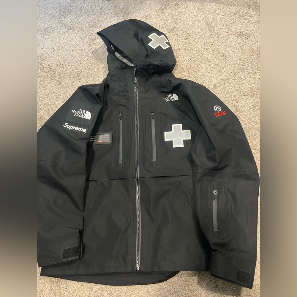 💯 Authentic Supreme® x The North Face® Summit Series Rescue Mountain Pro Jacket